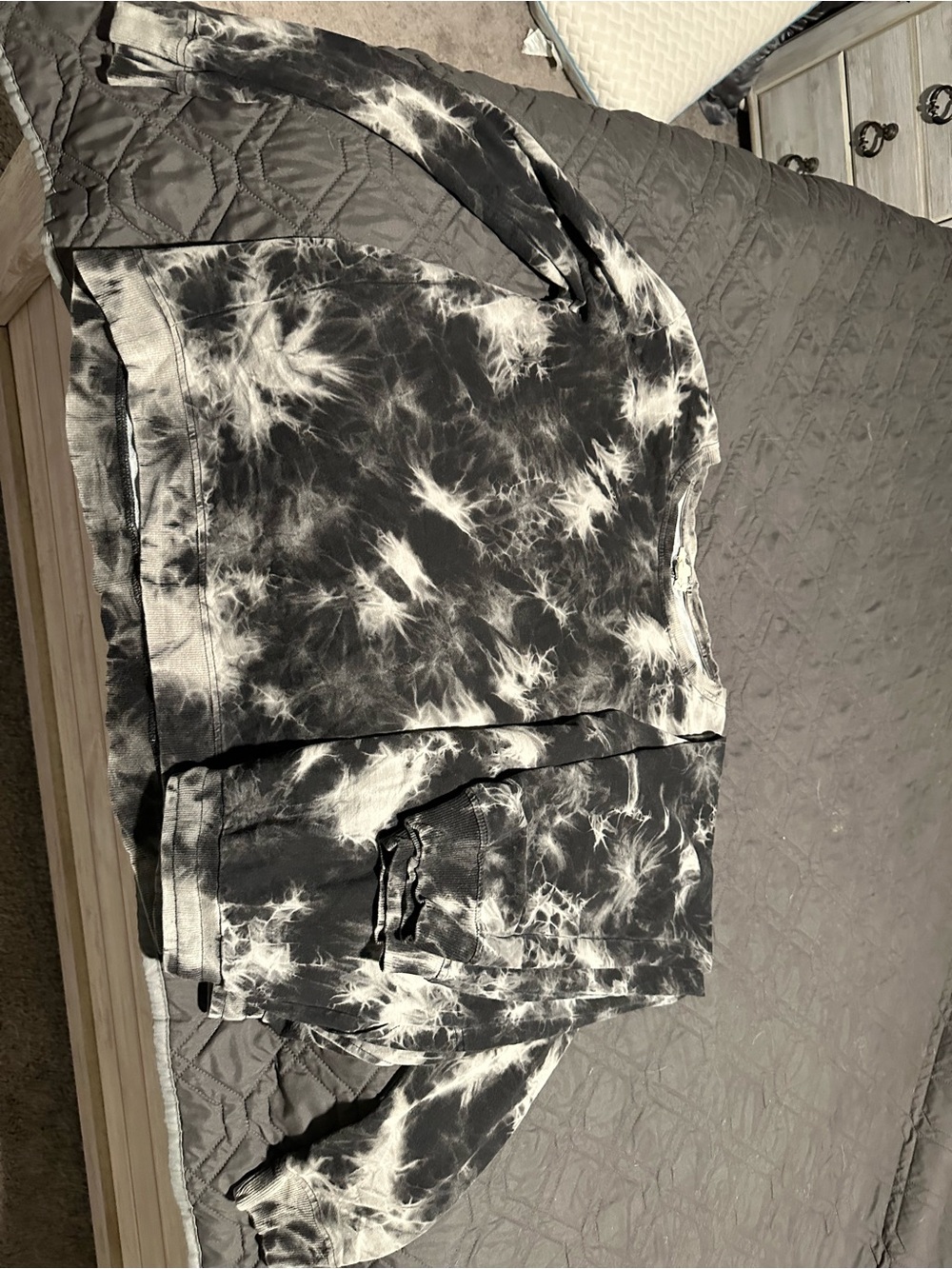 Black & White Tie-Dye Long Sleeve Shirt